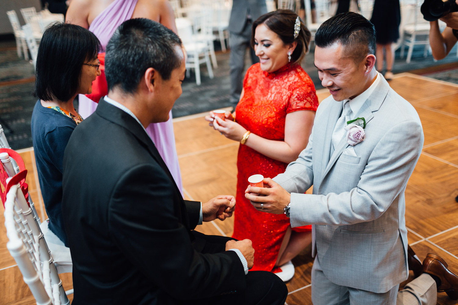 chinese tea ceremony in north vancouver at pinnacle at the pier wedding
