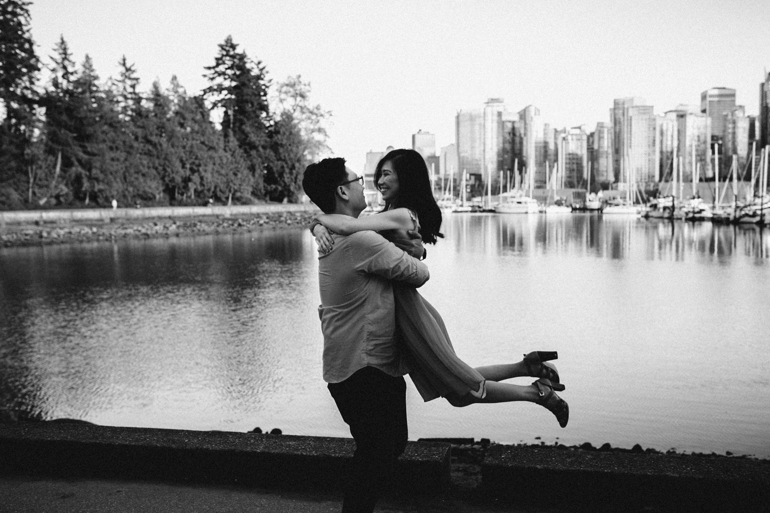 vancouver cherry blossom engagement photography in stanley park