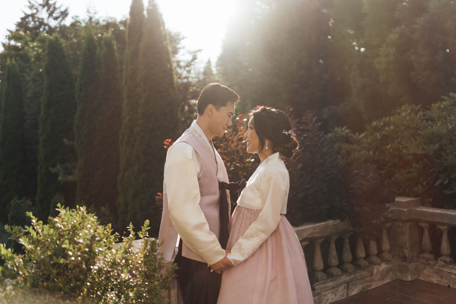 korean vancouver wedding photography at hycroft manor during summer